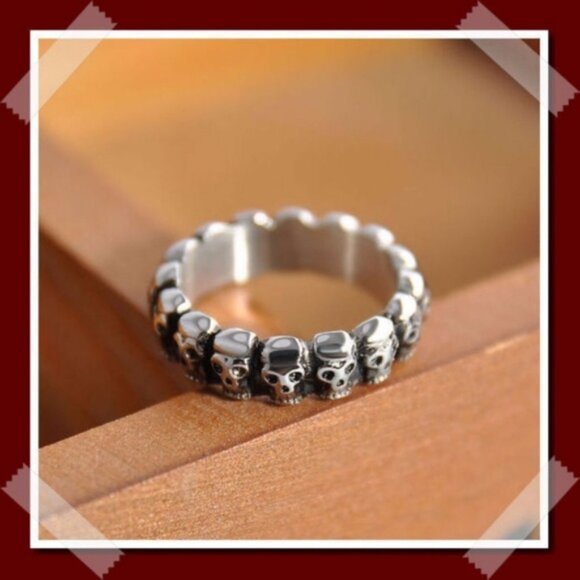 Biker Inspired Punk Skull Ring - Jewelry Size 9 - Picture 2 of 5
